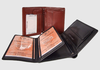  portfel skórzany męski TSHC 3347/04/039  <br/>wymiary 12,5 x 10 cm